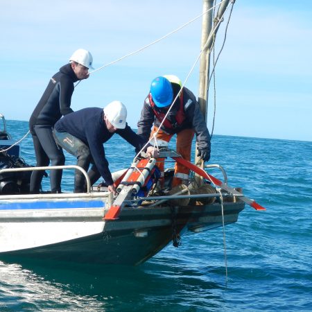 Installation d'un courantomètre à Aurigny (2)