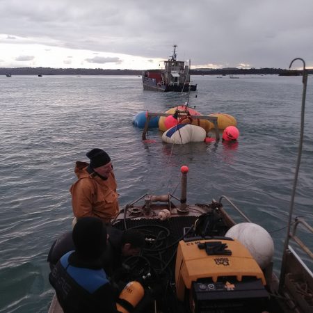 Renflouement Aube avec 10 parachutes pour 35 tonnes de levage