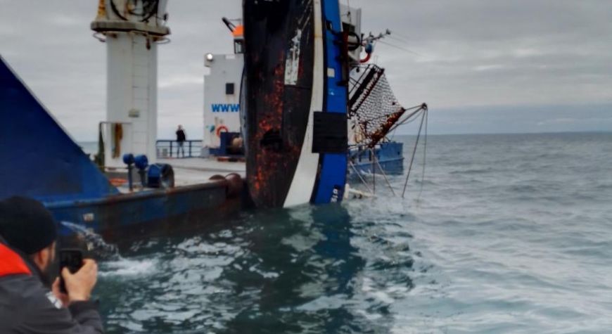 Avril 2020 Renflouement du Lizel Vor en Baie de Saint Brieuc